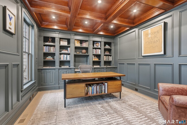 Building Photo - 4 Winker Ln