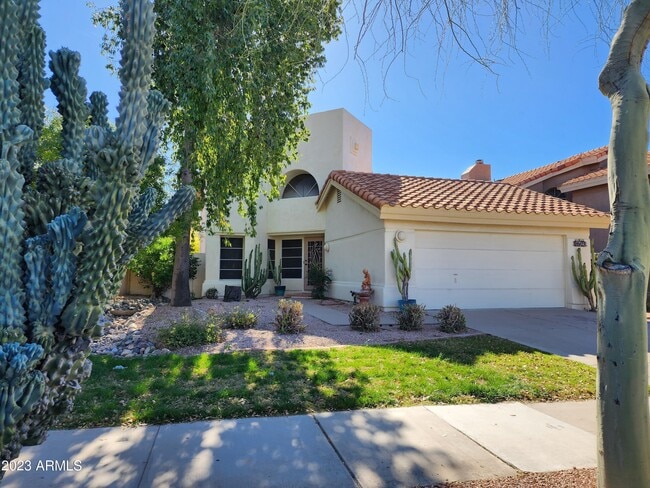 Primary Photo - 6435 E Redmont Dr