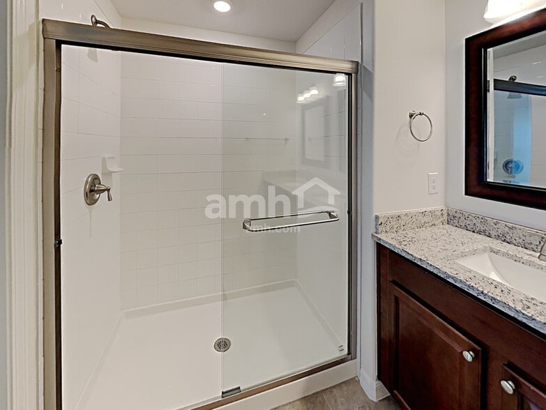 Building Photo - 10435 Carloway Hills Dr