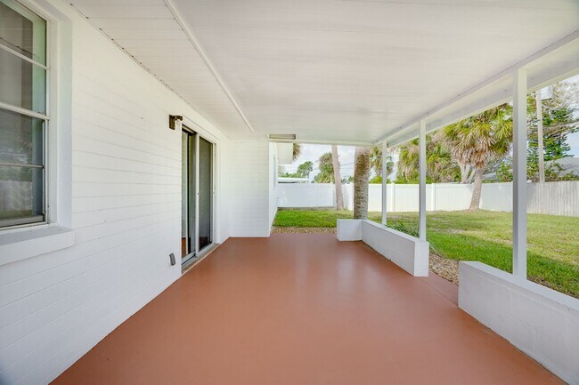 Building Photo - Welcome to your Perfect Beachside Retreat!