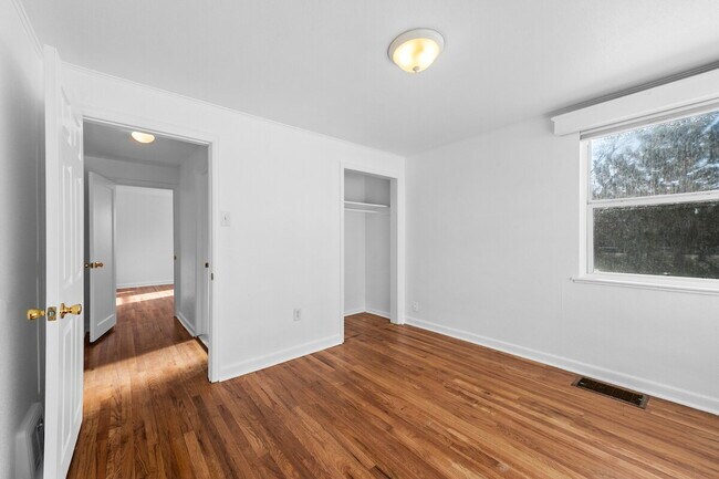 Building Photo - This Renovated Lakewood Ranch is perfect f...