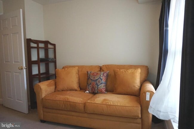 Building Photo - 901 Pine Forest Ln