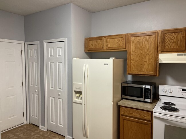 Building Photo - 4734 Playpen Dr