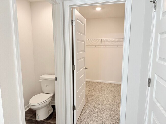 Building Photo - Spacious 4-Bedroom Home - Woodlands