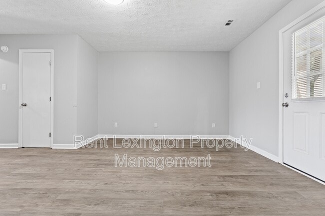 Building Photo - 1649 Foxhaven Dr