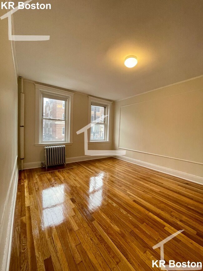 Building Photo - 7 Vinal St