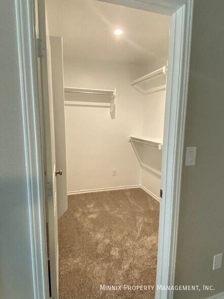 Building Photo - 1217 E 89th St