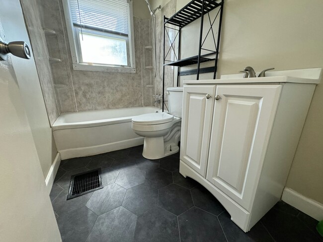 Building Photo - 4054 Larkspur Dr