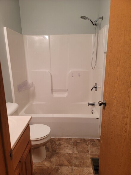 Building Photo - 73 BB Way