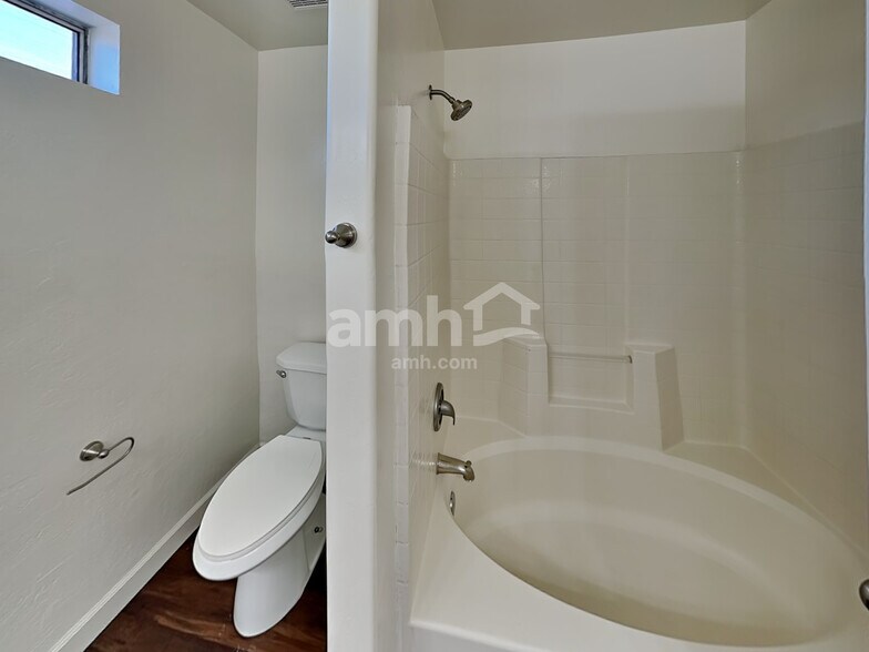 Building Photo - 2315 S Ananea