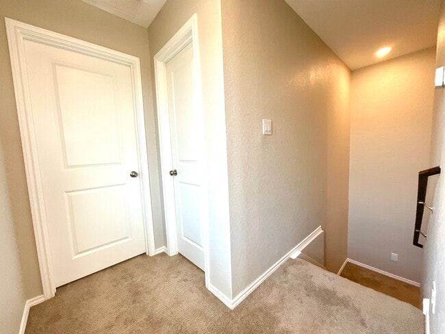 Building Photo - *MOVE IN SPECIAL* Modern Two-Story Home with Garage & Fenced Yard!