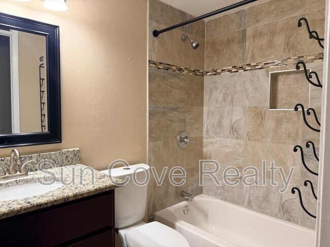 Building Photo - 4017 Paddlewheel Dr