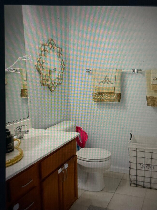 Building Photo - 11217 North Oakwood Drive