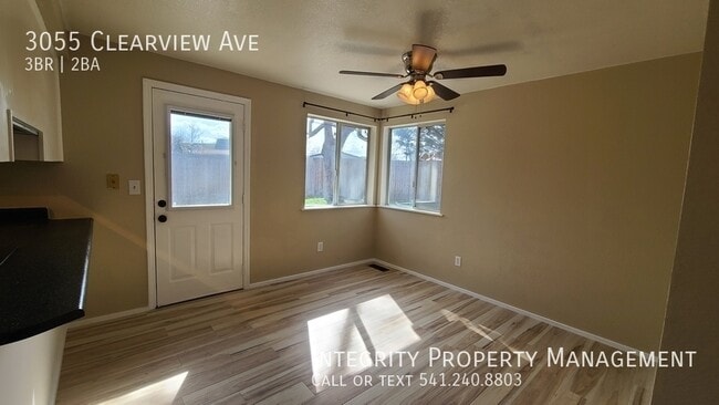 Building Photo - 3055 Clearview Ave