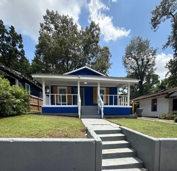 Building Photo - Fully Renovated 3BR in Sherwood Forest – Section 8 Welcome