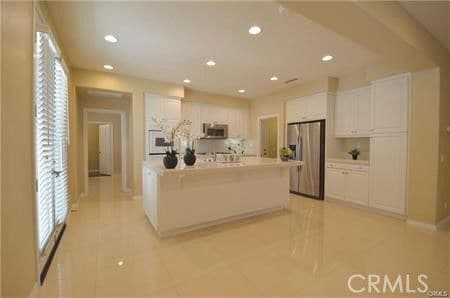 Building Photo - 172 Sanctuary