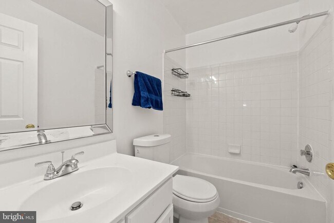 Building Photo - 1830 Webster Pl SE