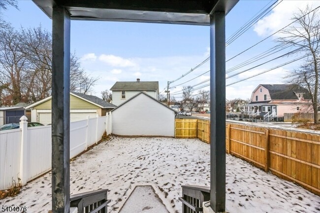 Building Photo - 143 Johnston Ave