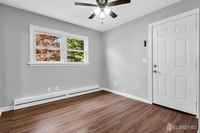 Building Photo - 368-70-370 Voorhees Ave