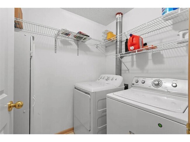 Building Photo - 5225 Holly Ln N