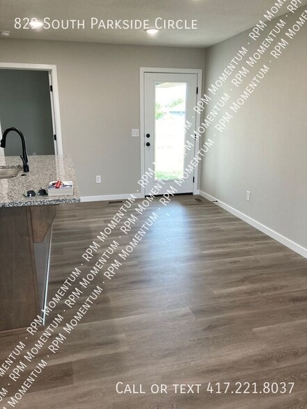 Building Photo - 829 S Parkside Cir