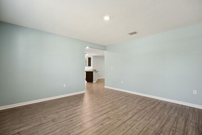 Building Photo - Adorable 3/2 in Lumber Creek