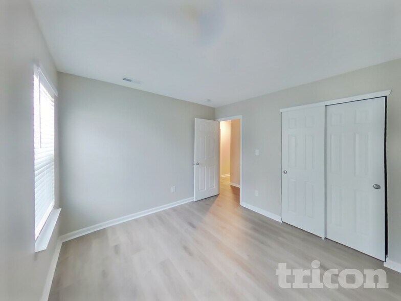 Building Photo - 12105 Fall Ct