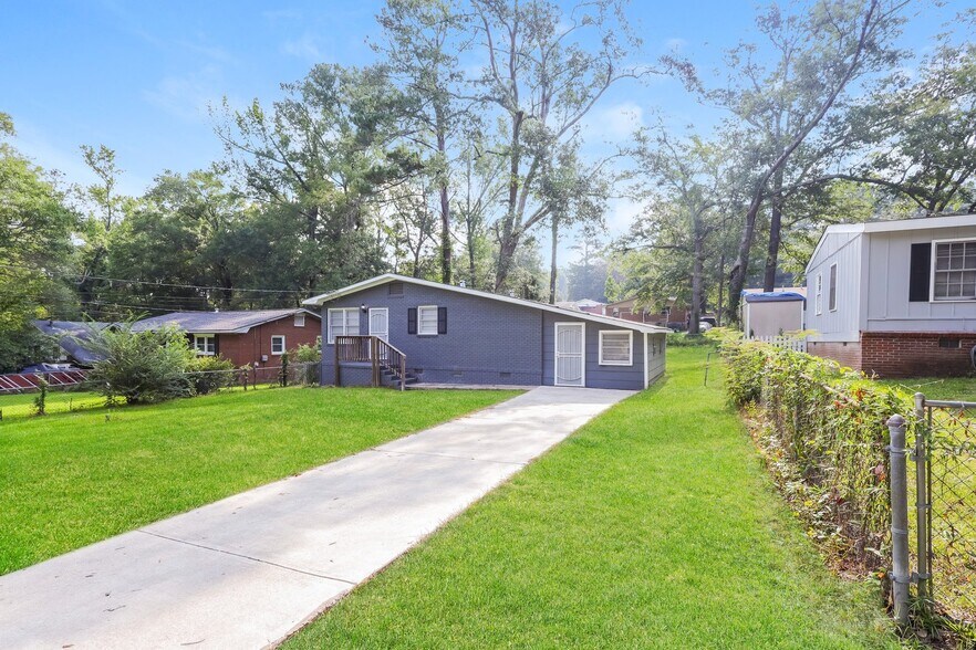 Building Photo - 2904 Doyle Ave