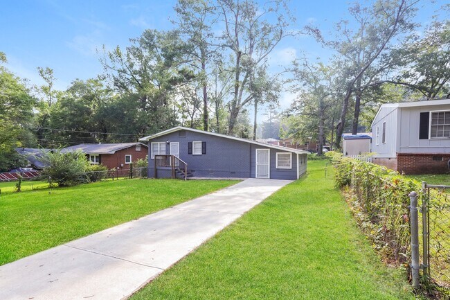 Building Photo - 2904 Doyle Ave
