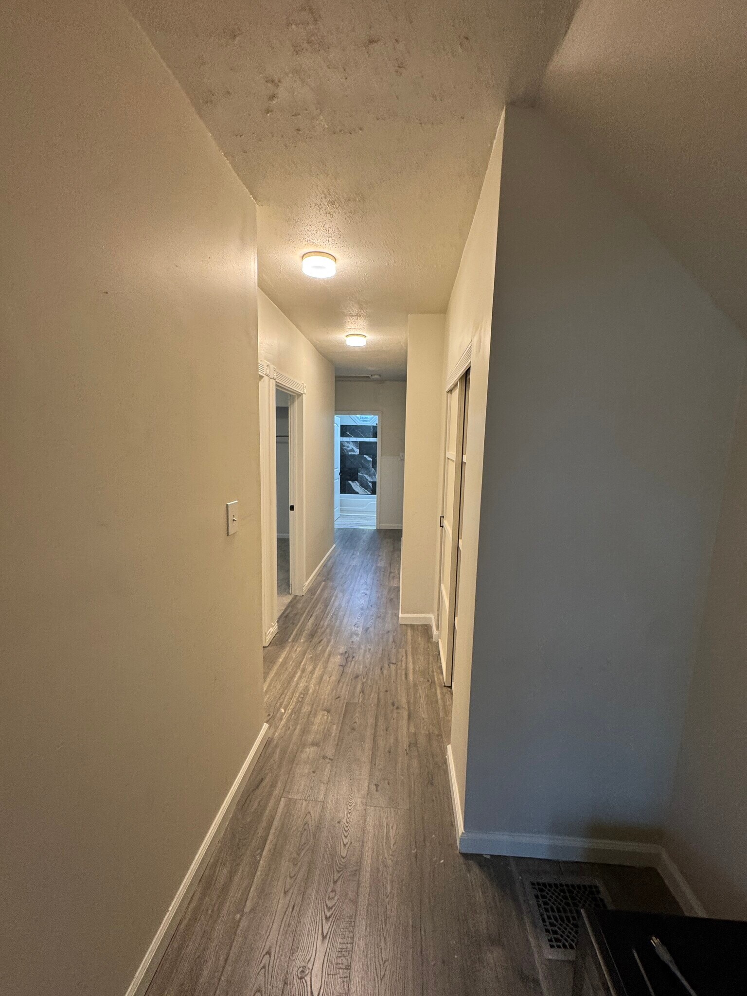 Building Photo - 5209 Warren Ave