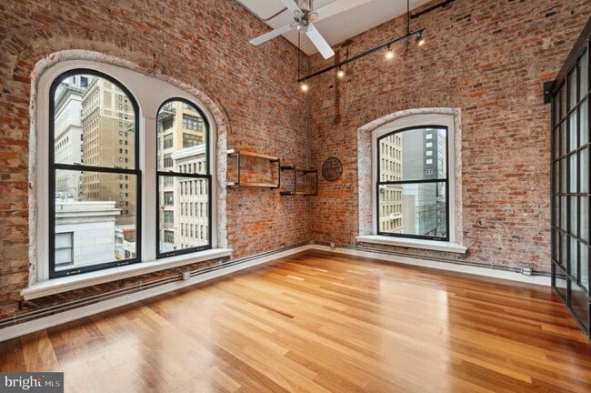 Building Photo - 105 S 12th St