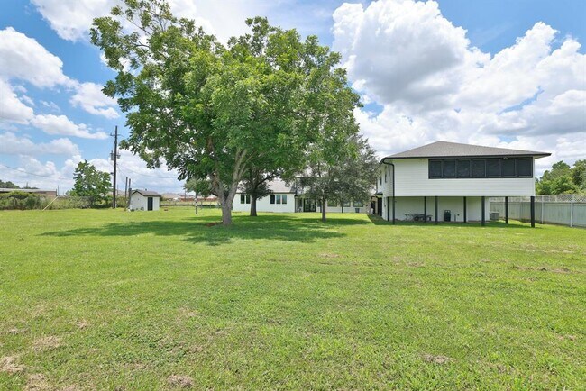 Building Photo - 16435 Telge Rd