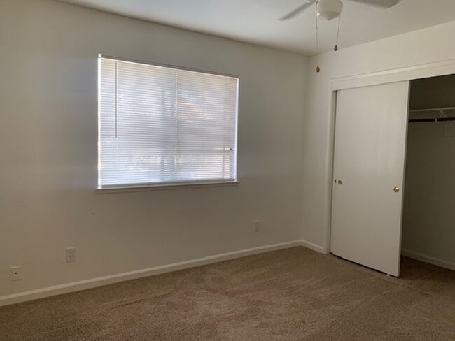Building Photo - 144 Duranta St