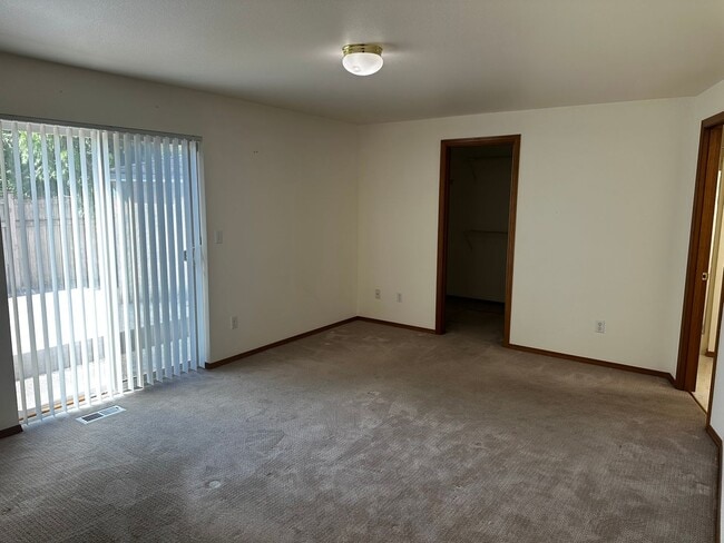 Building Photo - 3bd/2ba Covington House