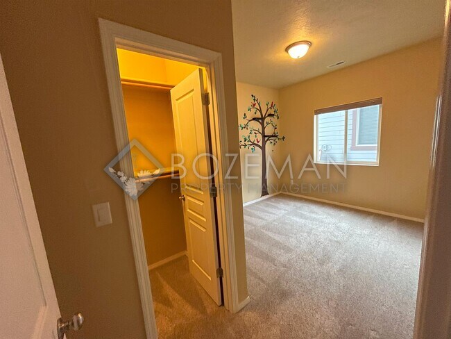 Building Photo - 270 Pond Lily Dr