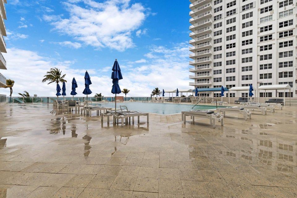 Building Photo - 3900 Galt Ocean Dr