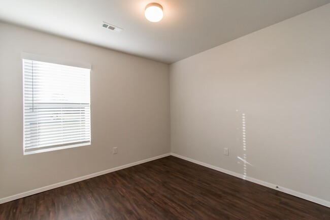 Building Photo - Band New 4 Bedroom Home in Lincoln!