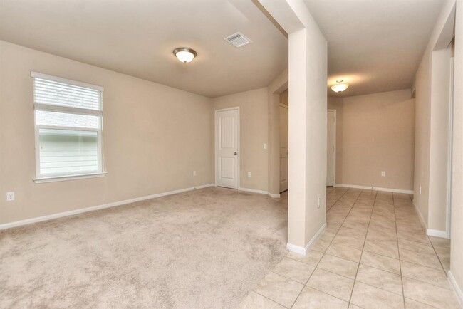 Building Photo - 132 Denton Dr