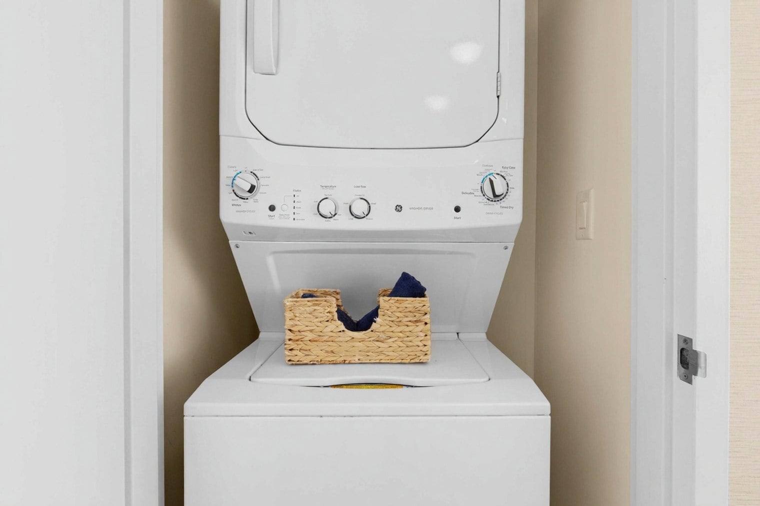 Building Photo - 18001 Collins Ave