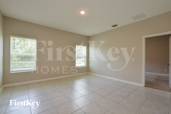 Building Photo - 3577 Fernanda Dr