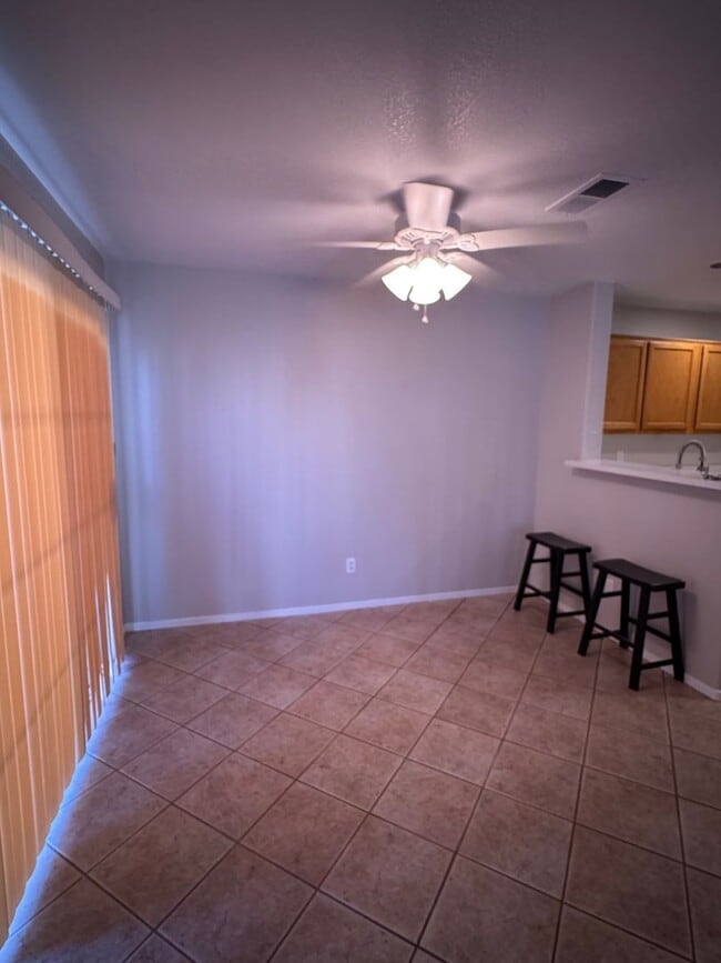 Building Photo - Transformed Townhome