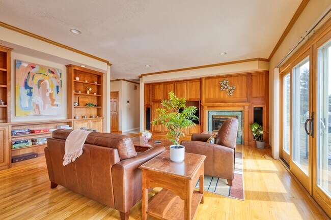 Building Photo - Wine Country Living! Spacious 4 bedroom 2....