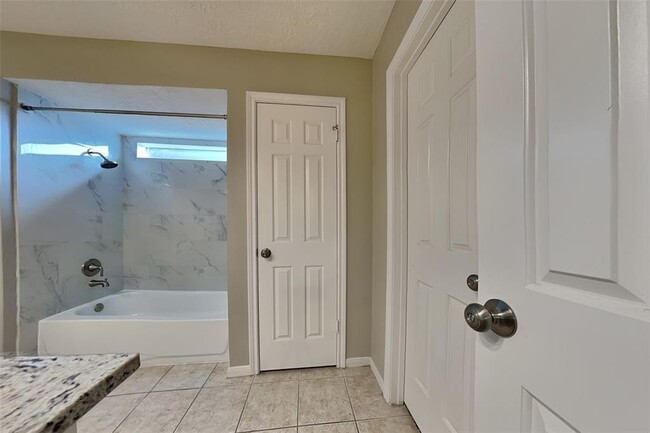 Building Photo - 8103 Silent Cedars Dr