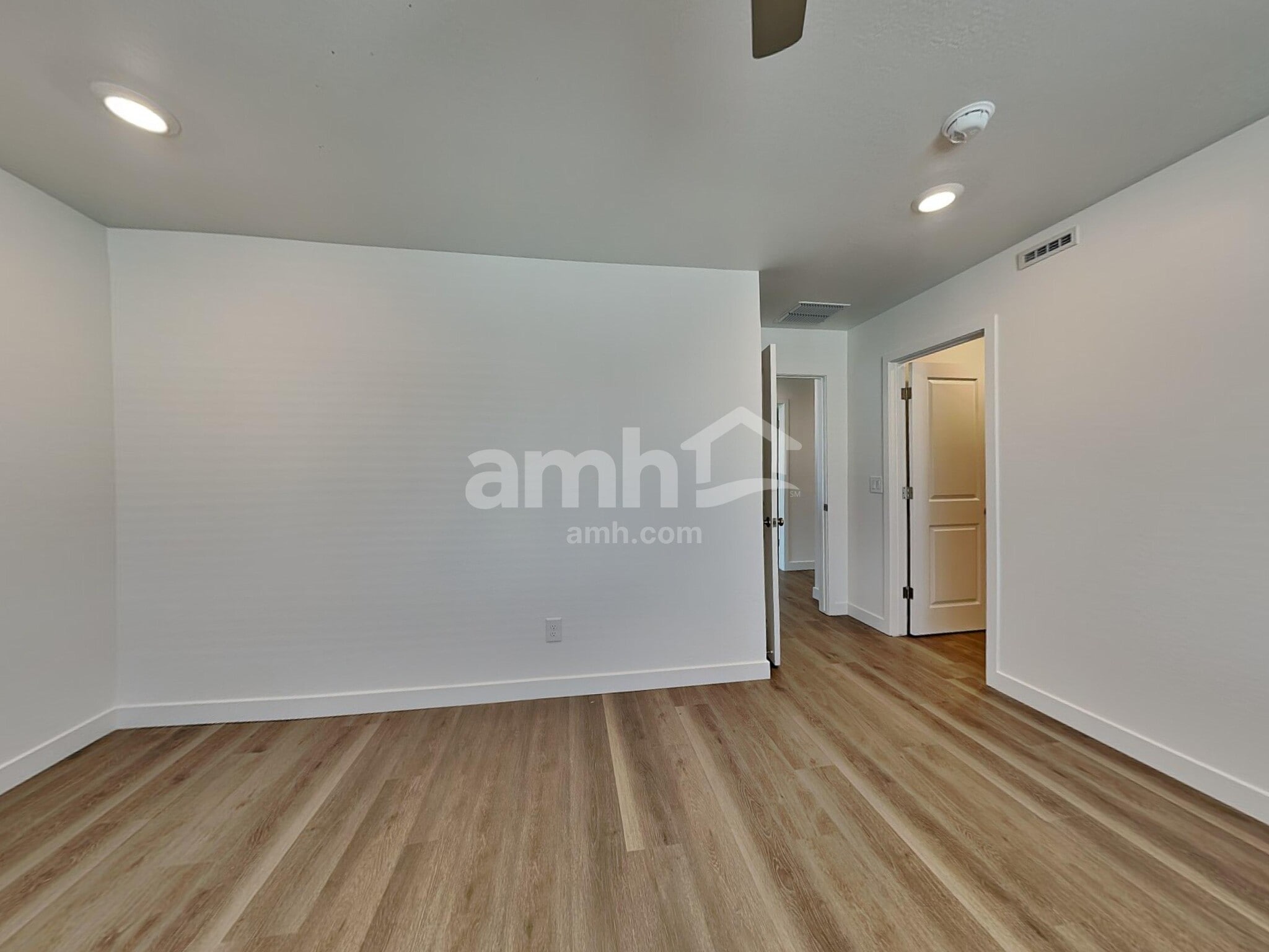 Building Photo - 20177 W Thomas Rd