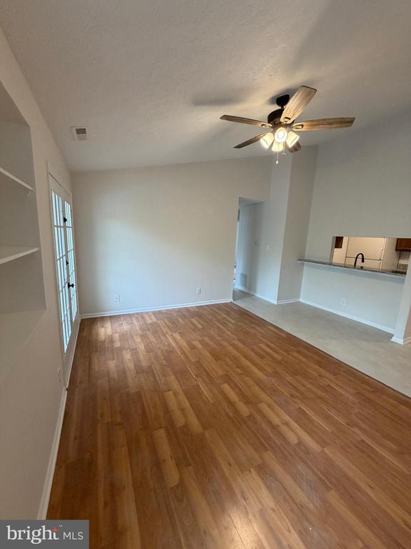 Building Photo - 133 Kenwood Dr