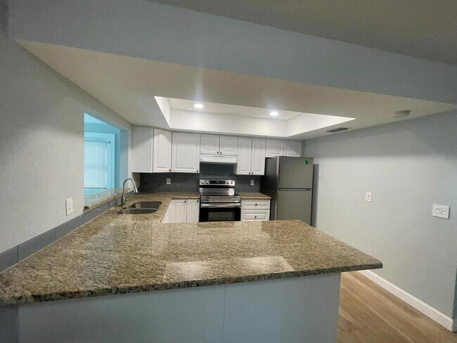 Building Photo - 11737 Inverness Cir