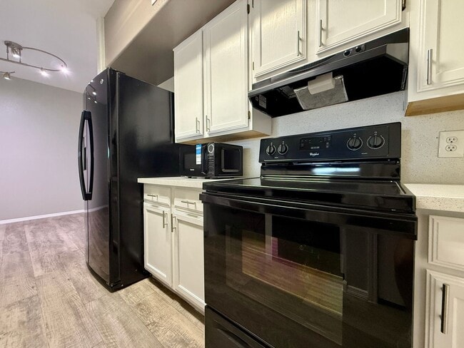 Building Photo - Charming 1-Bedroom Condo Near Rhodes Ranch