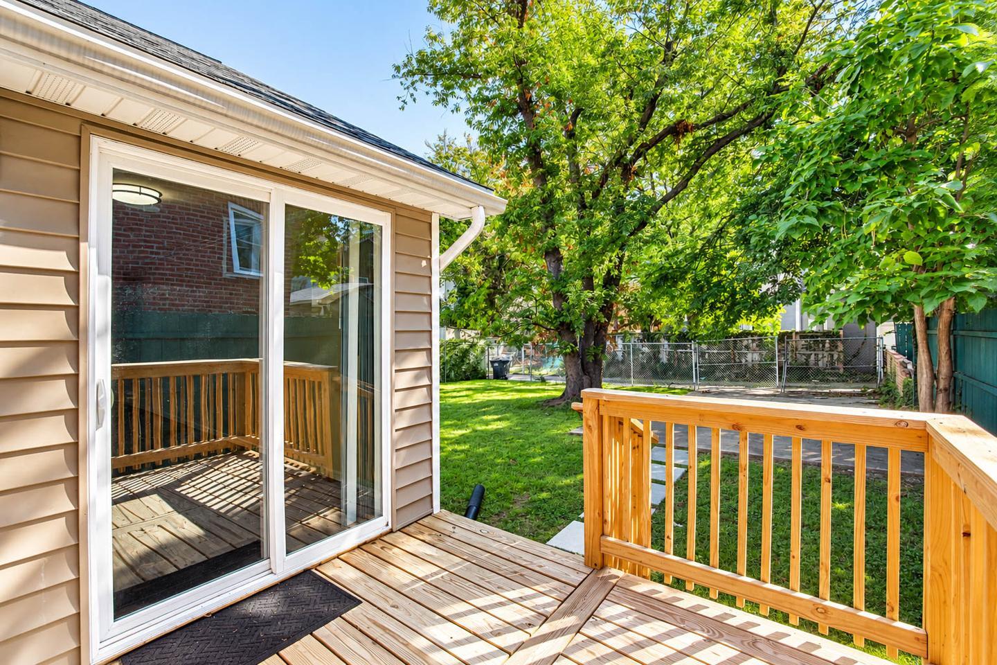 Building Photo - Bright & Comfortable Home in DC