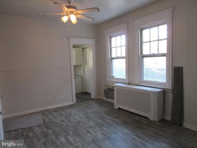 Building Photo - 4123-4100 Tyson Ave