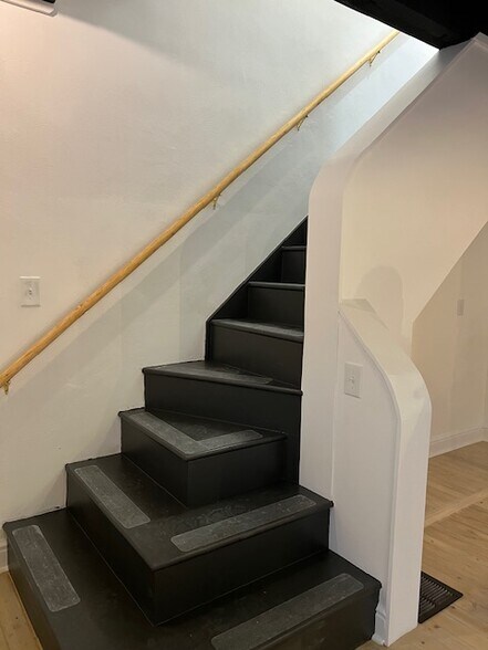 Building Photo - 1505 Boyle St